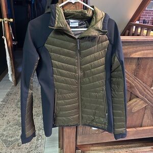 Women’s Columbia Hybrid Jacket Sz M with Omni Heat protection.